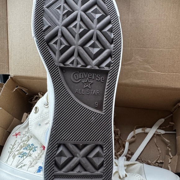 New Converse White Floral Embroidered High-Tops With Platforms Women's 11 - Picture 6 of 9